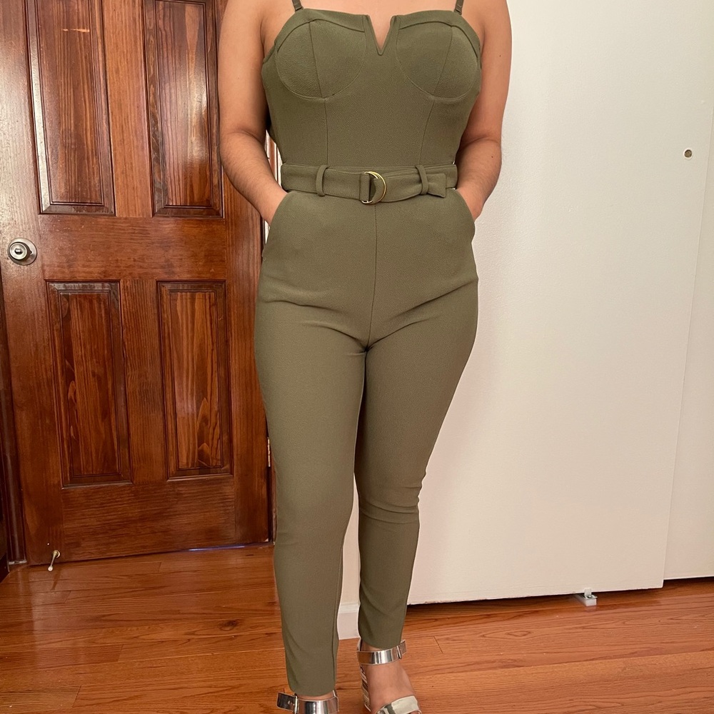 beautiful jumpsuit perfect for any occasion
